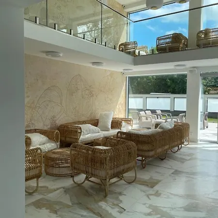 Villa Vis Avis II Гостевой дом