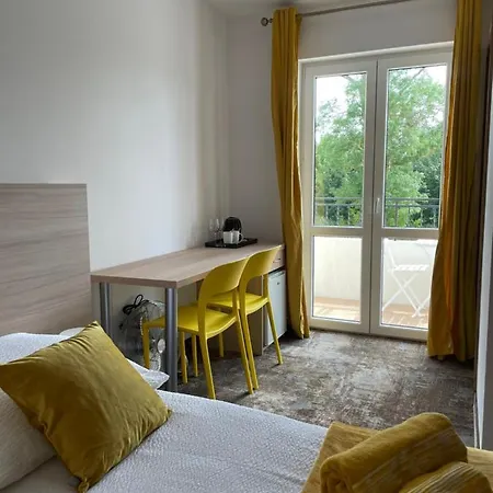 Villa Vis Avis II * Тшенсач